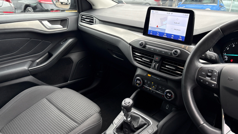 Ford Focus 1.0 EcoBoost 125 Titanium 5dr Petrol Hatchback